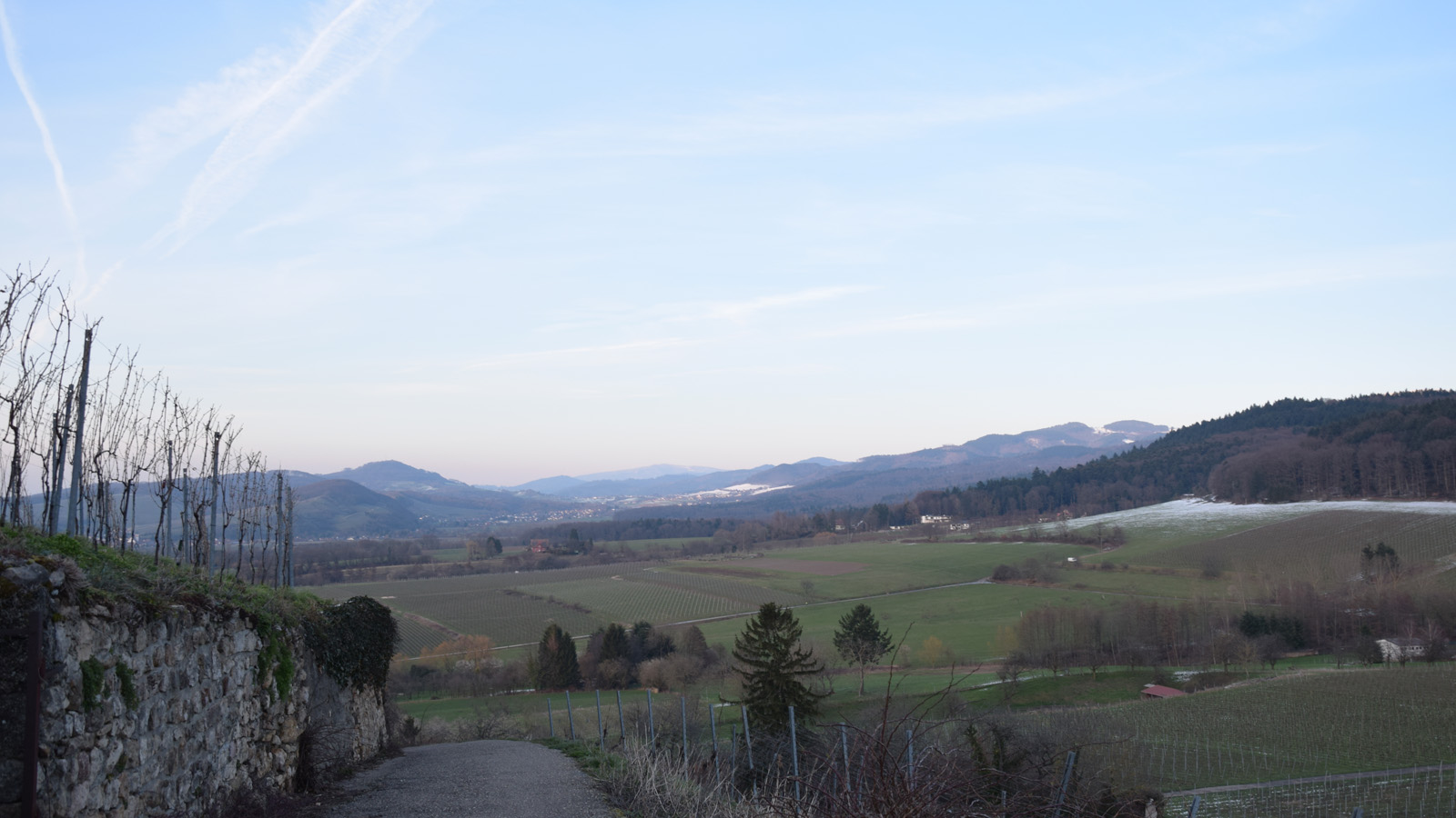 Vorfrühling Blick auf die Berge