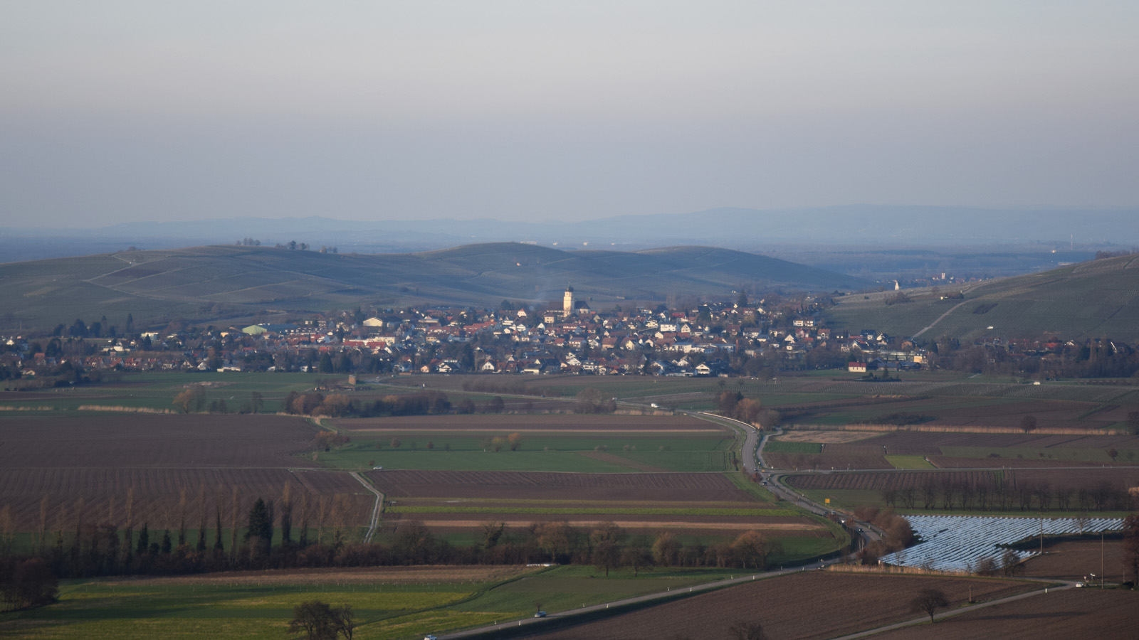 Vorfrühling Blick auf Ehrenkirchen